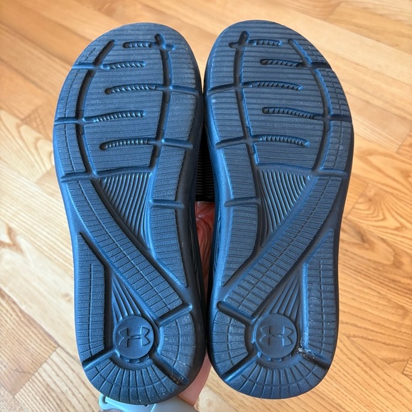 Under Armour black slides sandals UA slip on sandals youth boys size 5 5Y lines - Picture 4 of 13